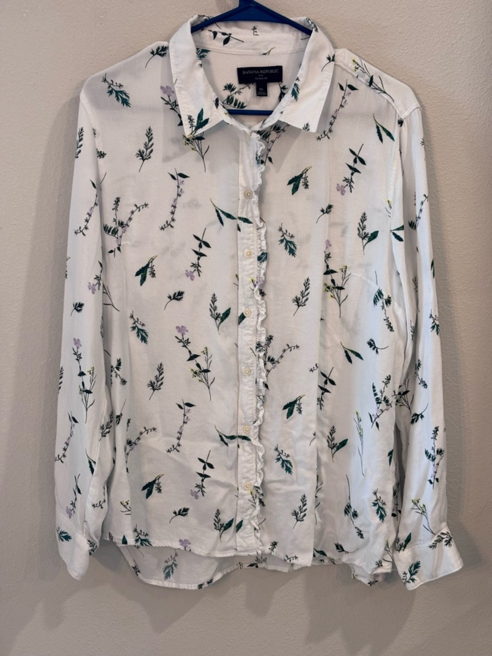 Banana Republic Floral Ruffle Front Button down blouse XL - Picture 2 of 15